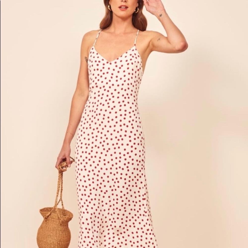 Ref dress trade for Latin babe